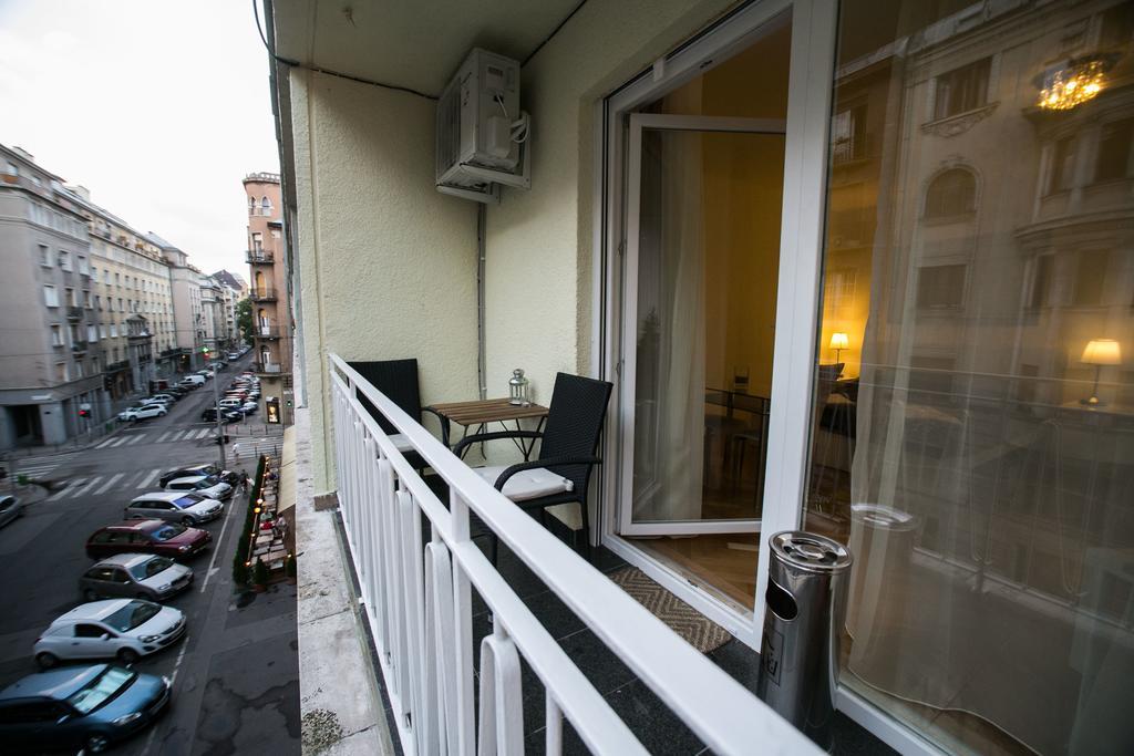 Budapest Downtown Apartments With Balcony & Optional Garage & Restaurant In The Building Room photo