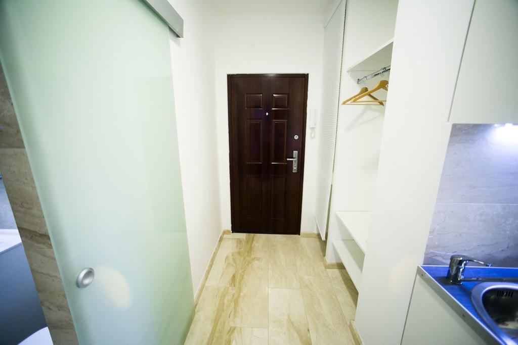 Budapest Downtown Apartments With Balcony & Optional Garage & Restaurant In The Building Room photo