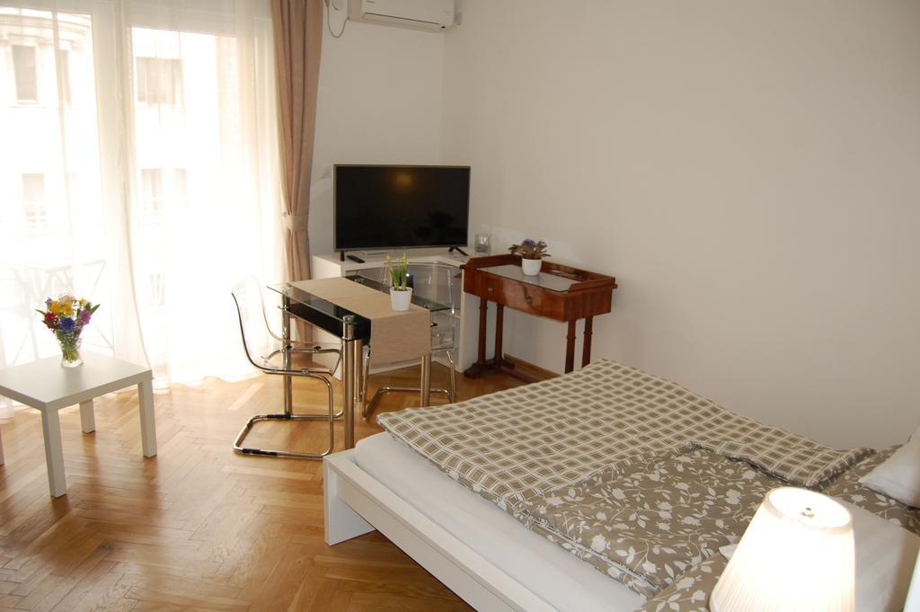 Budapest Downtown Apartments With Balcony & Optional Garage & Restaurant In The Building Exterior photo