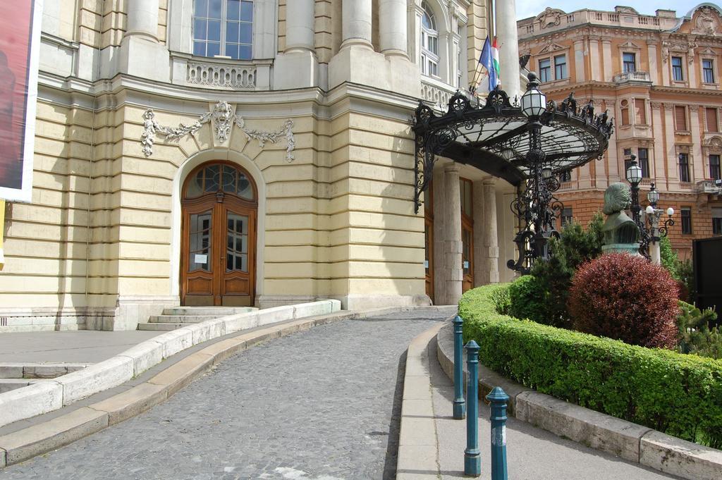 Budapest Downtown Apartments With Balcony & Optional Garage & Restaurant In The Building Exterior photo